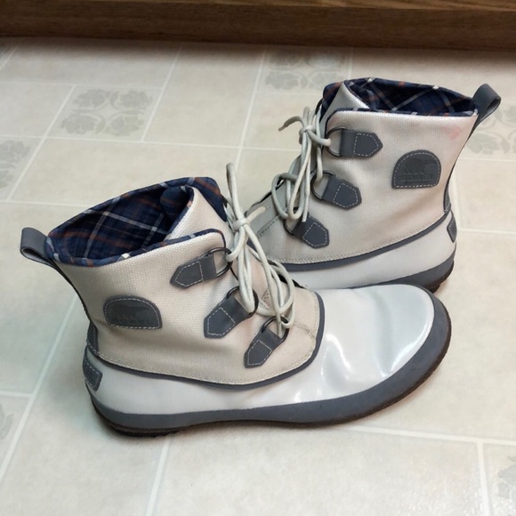Sorel Waterproof Boots - Picture 2 of 8